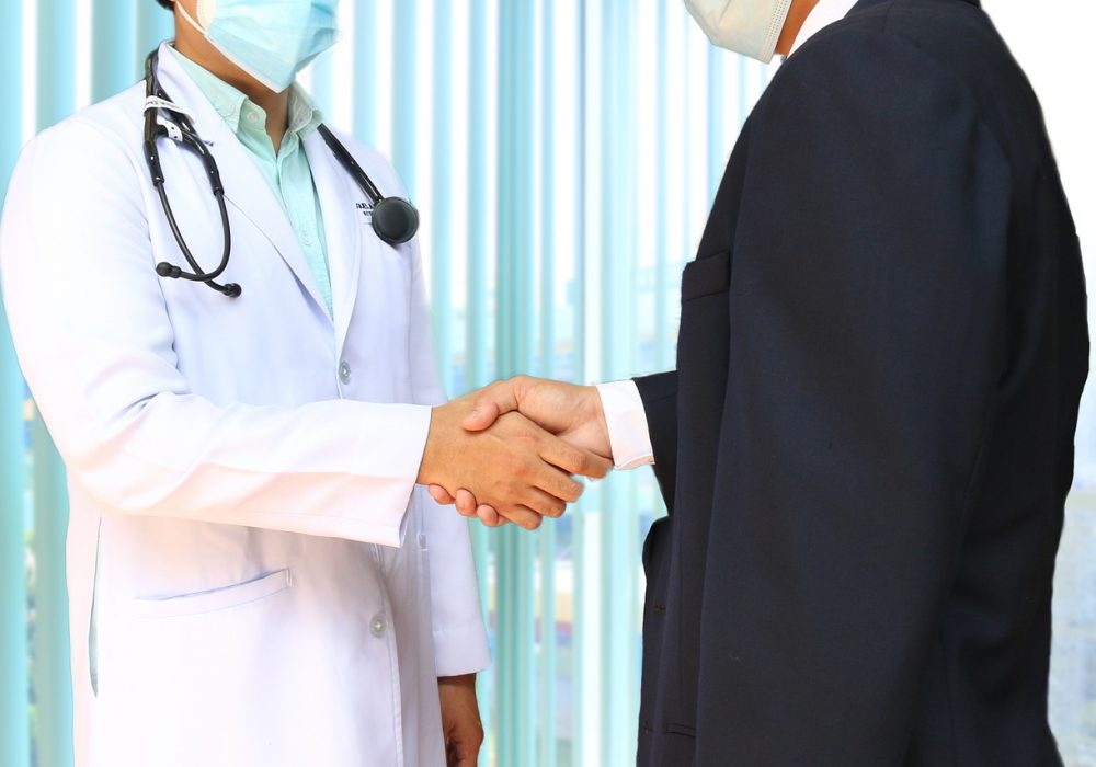 doctor, patient, handshake-5835366.jpg